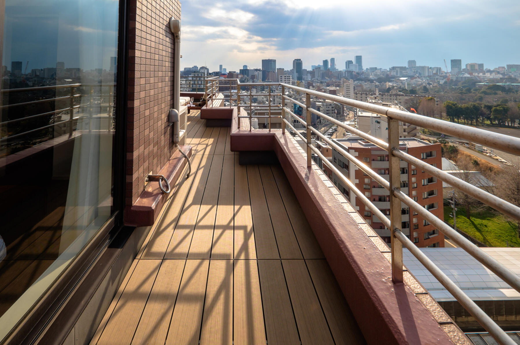 Luxury furnished apartment with Tokyo skyline views in Roppongi